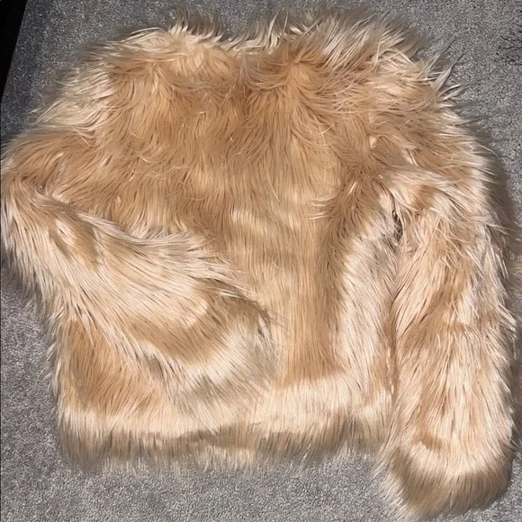 Source Unknown Beige Faux Fur Cropped Jacket - Picture 4 of 4